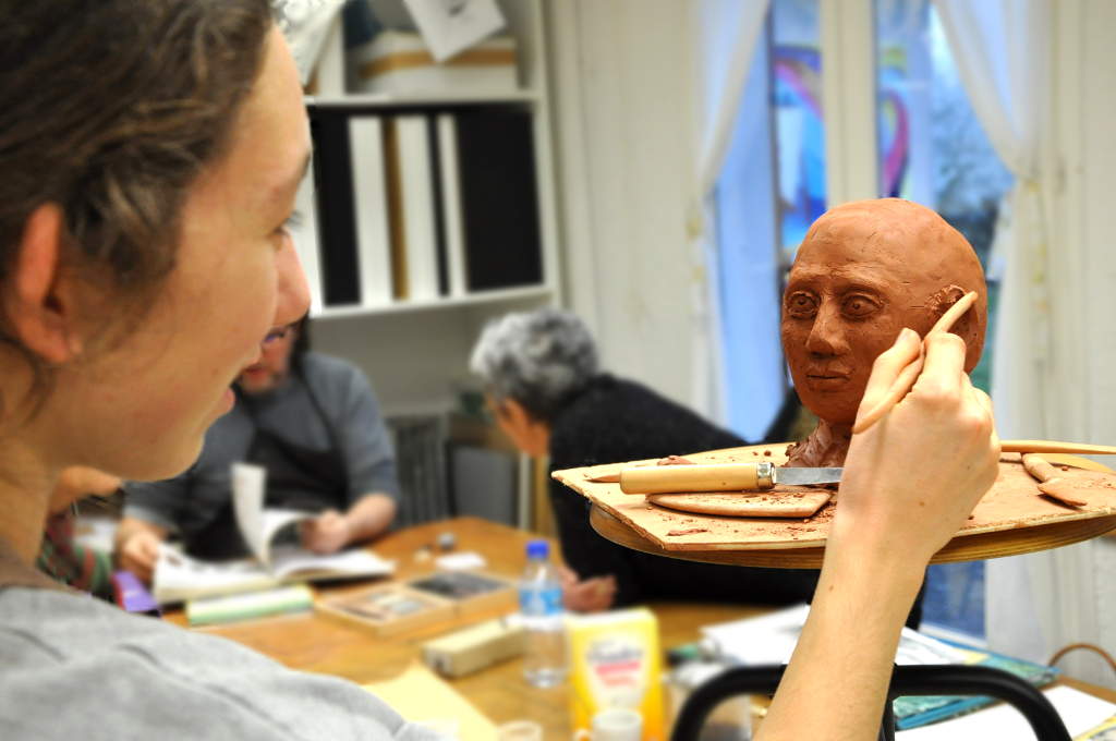 photo où Alice modèle une oreille