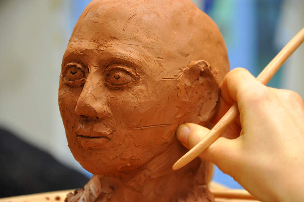 photo zoomée sur la tête modelée